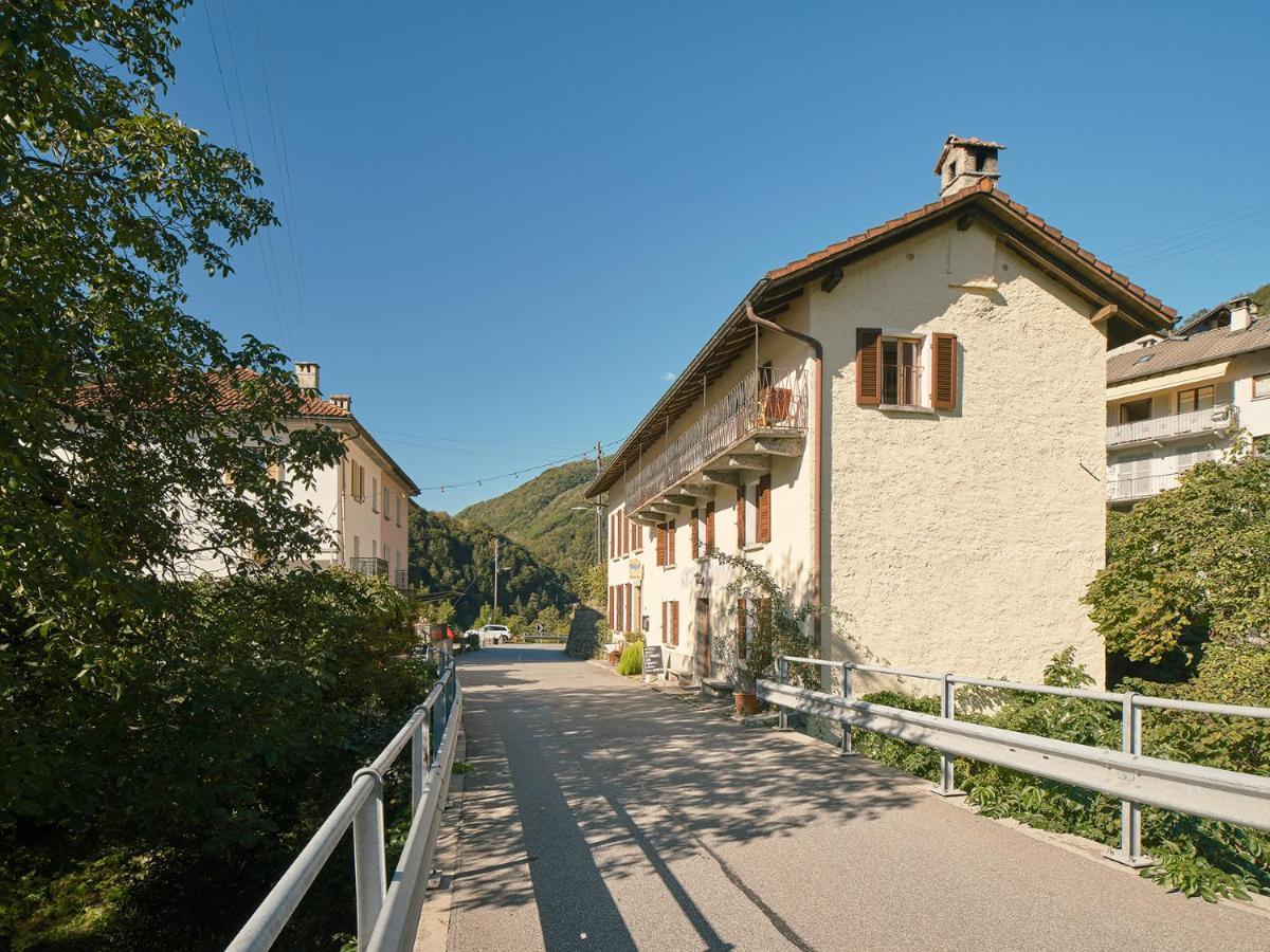 Osteria Grütli con alloggio Borgnone Exterior foto